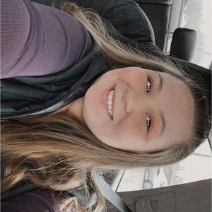 Meet your Posher, Alexandra